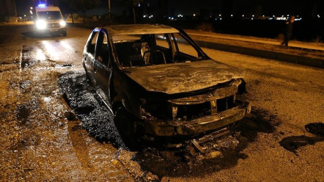 Adana'da Taksiciyi Darbedip Aracını Yaktılar